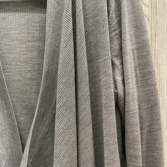 THEORY Gray Wool Cardigan Open Front With Pockets Draped Size Medium - Picture 3 of 9
